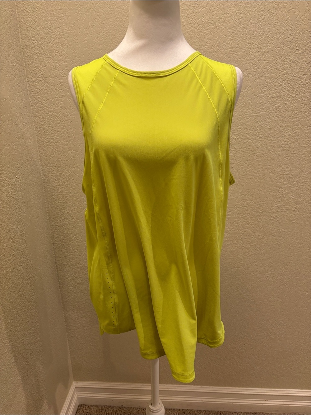 lululemon athletica Women’s Tank Top - Lime